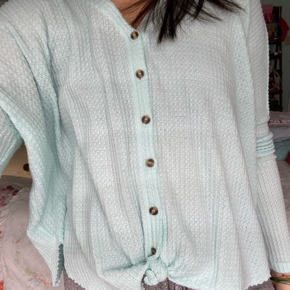 Long sleeve button front top - Picture 1 of 3